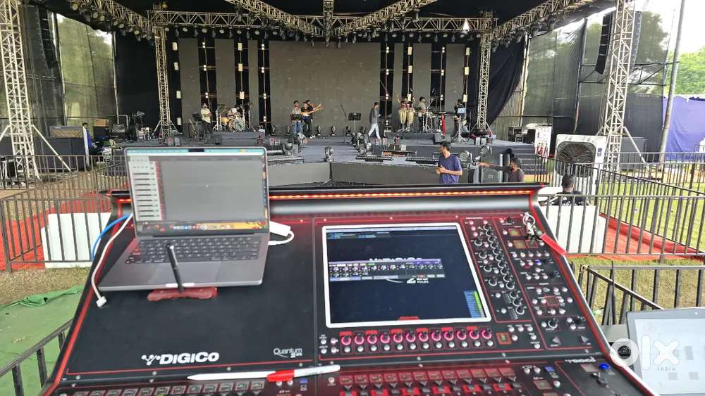 Sound and Lights Loading and Setup work. For college Students