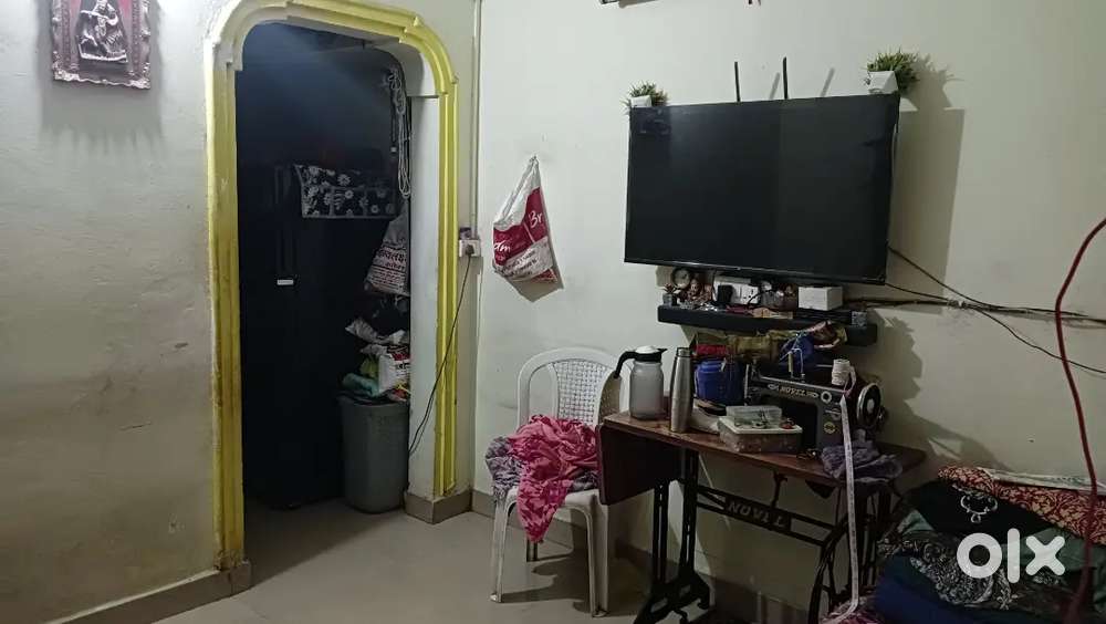 1 BHK Flat for Heavy Deposit avalible on B T Kawade Rd Ghorpadi