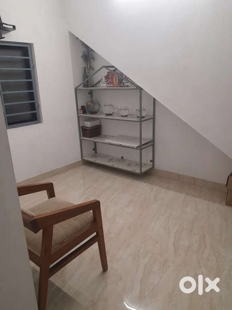 Looking for female roomate