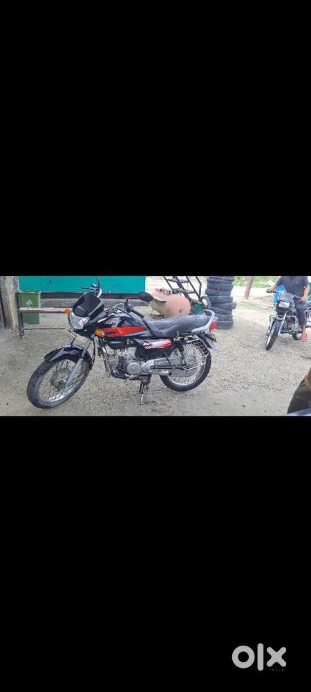Hero hunda CD delux koi problem nhi hai Gadi ok hai , tyres new