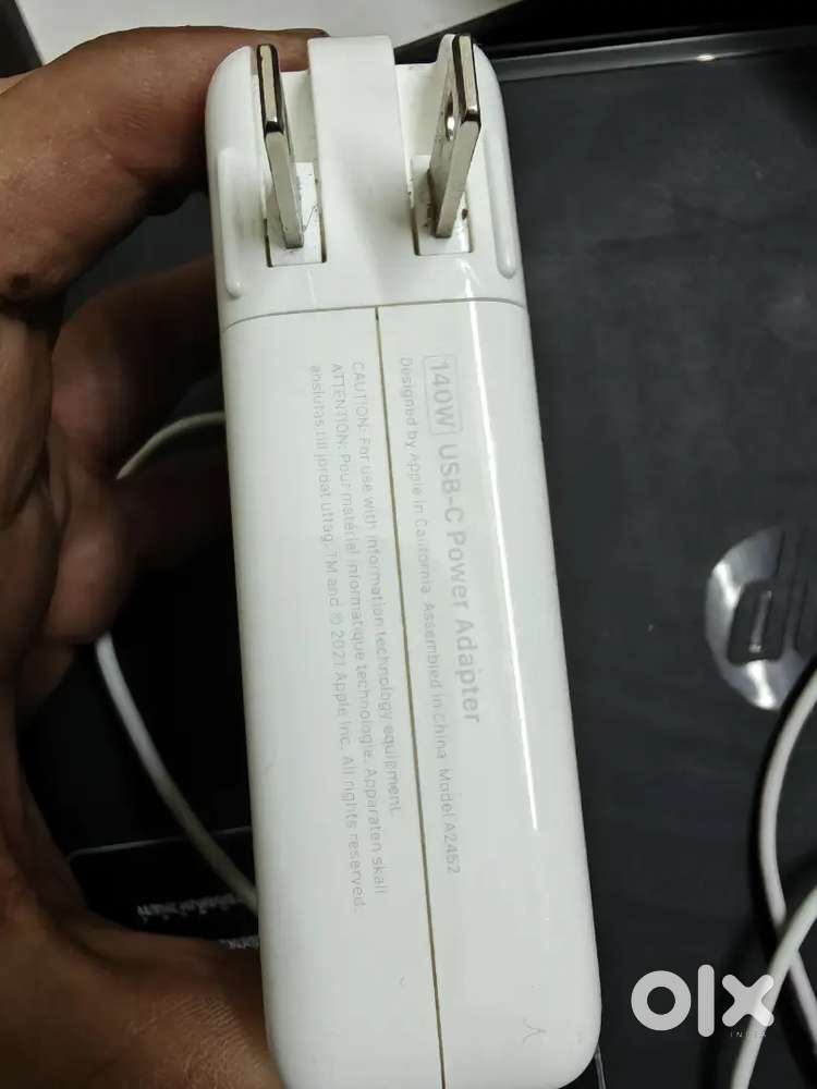ORIGINAL APPLE 140W c type charger