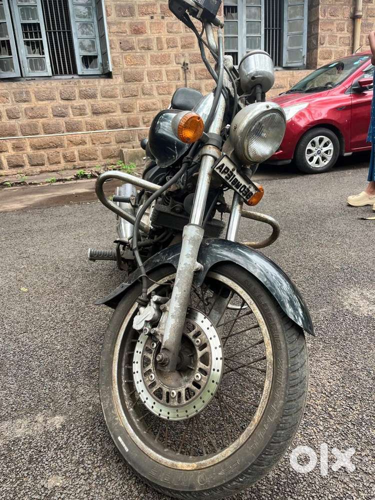 Bajaj avenger 220 cruise with fully secured and best mileage with 35