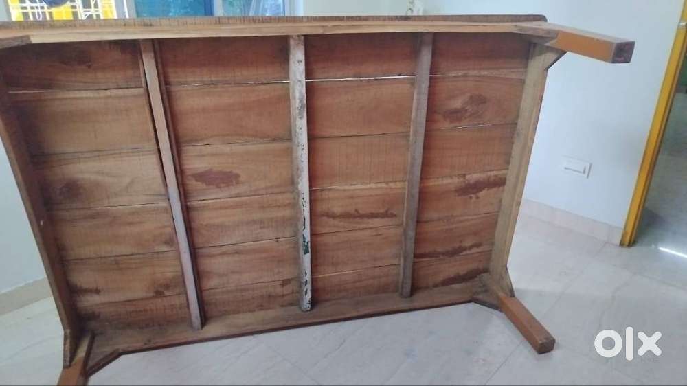 6 feet by 5 feet bed is available for sale