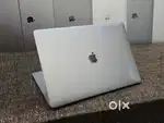 Apple Macbook Pro i7/16/512gb/5.5gb Graphics 15inch Retina Touchbar