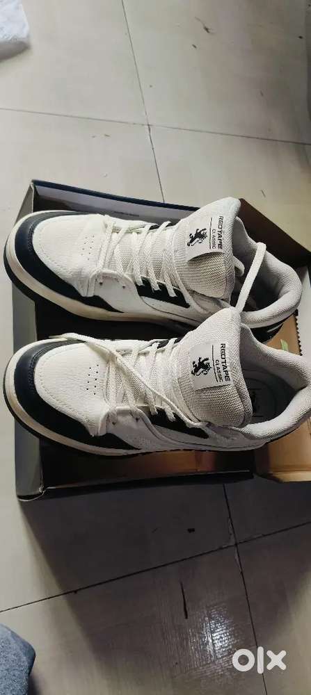 Red tape shoe 8 number