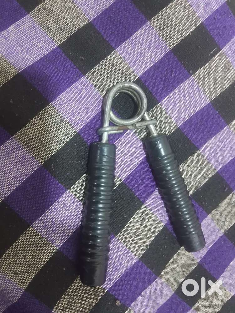 It grip your finger until you win the veins