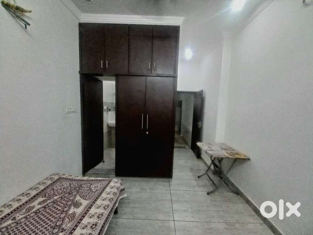 Room Set For Rent On First Floor Near Pal Road