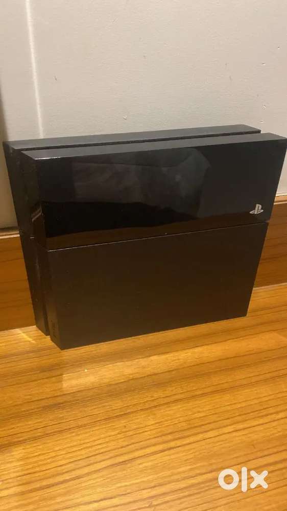 Ps4 standard agr jisko chaiye wahi msg karee or koi naa karee