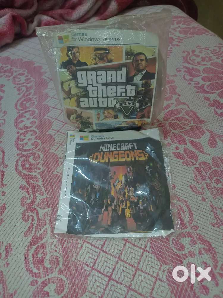 GTA 5 game dvds and minecraft dvd