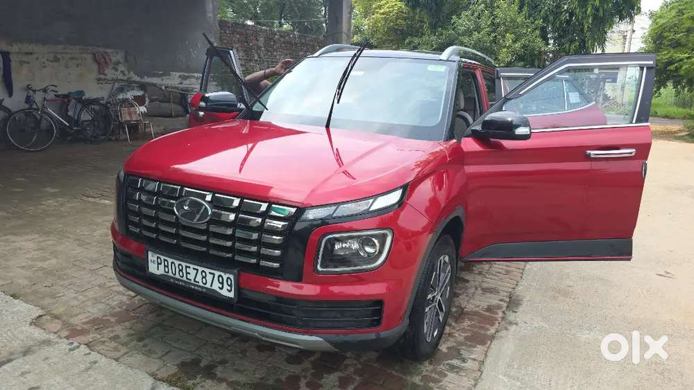 Hyundai Venue 2022 Diesel 76254 Km Driven