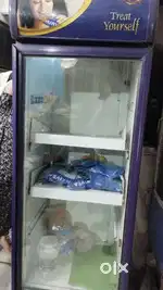 Display fridge for shop