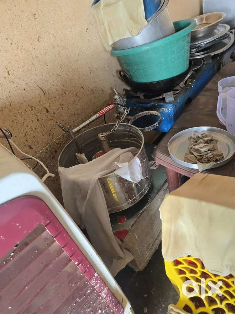 Fast food cum tiifin centre
