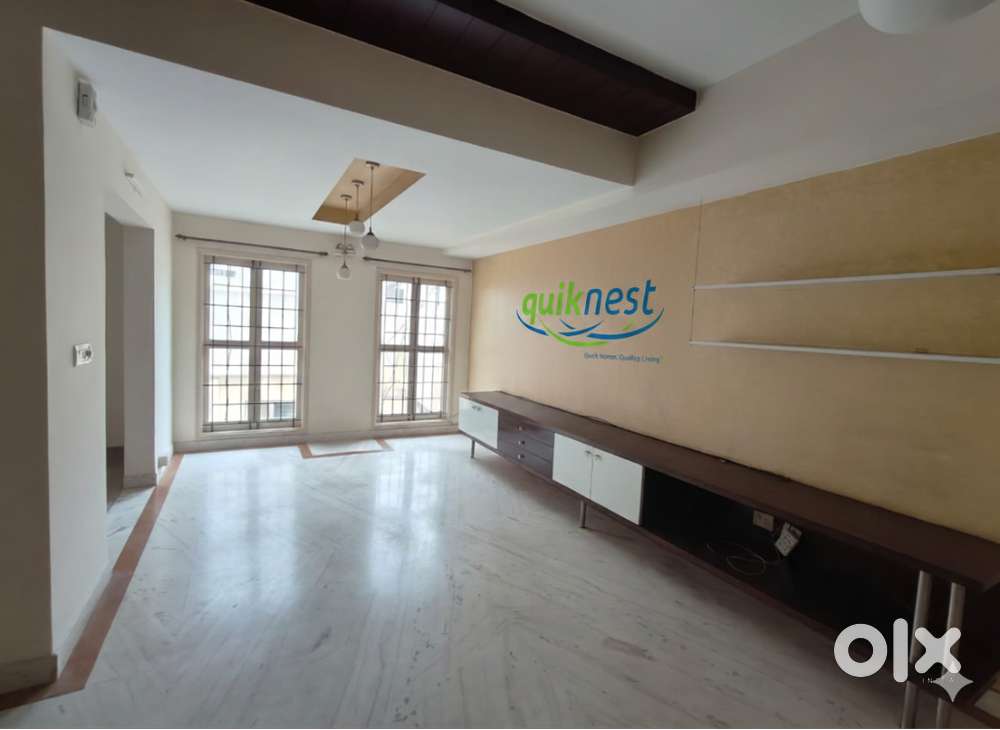 3 BHK Semi-Furnished Apartment for Lease in Cox Town – East Facing