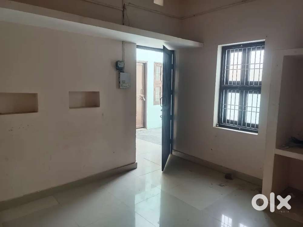 Comfortable for students and small family
