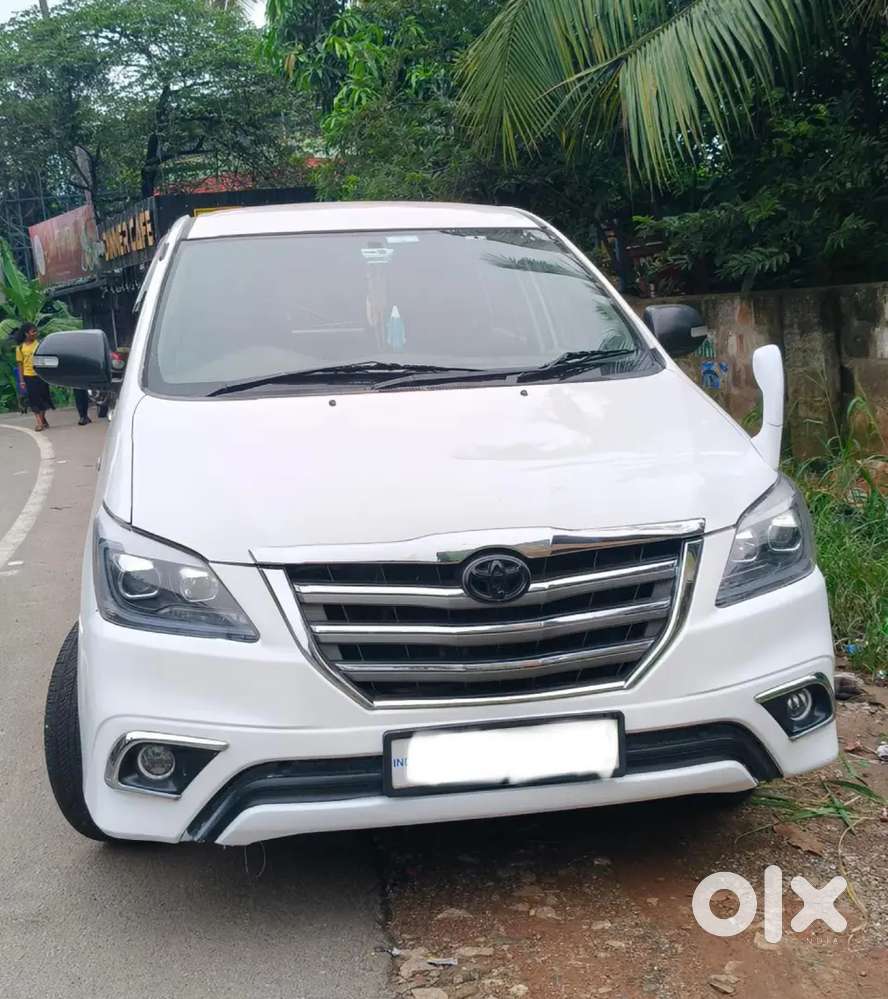Toyota Innova 2014