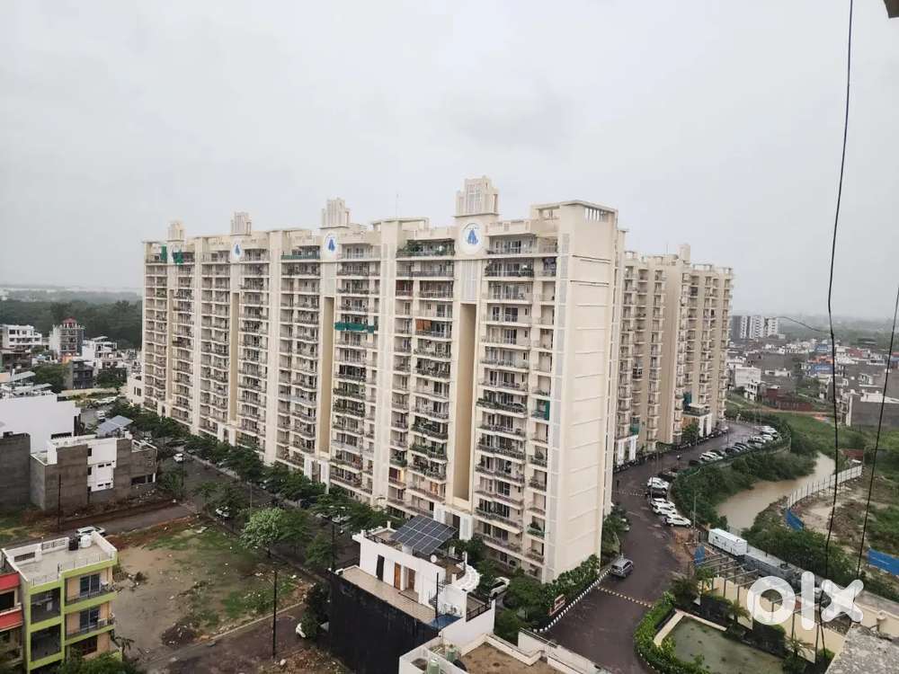 3bhk semi furnished 2600sqft pentahouse omega orchid faizabad road Lko