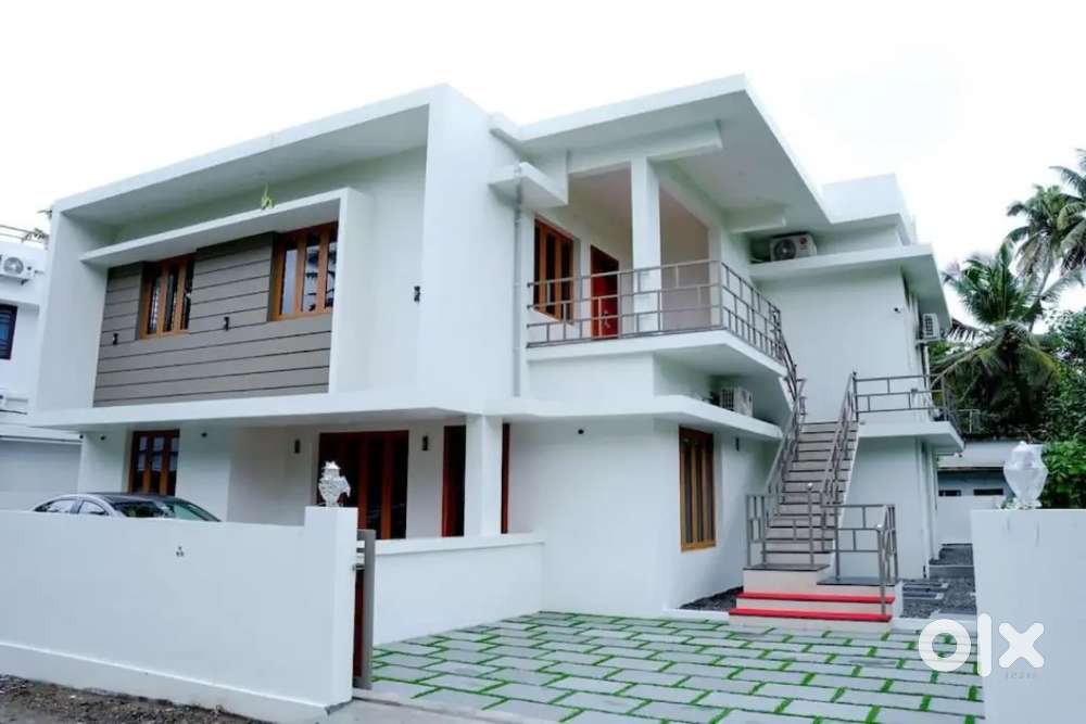 ലക്കിടി കിൻഫ്രാ പാർക്കിന്‌ അടുത്തായി