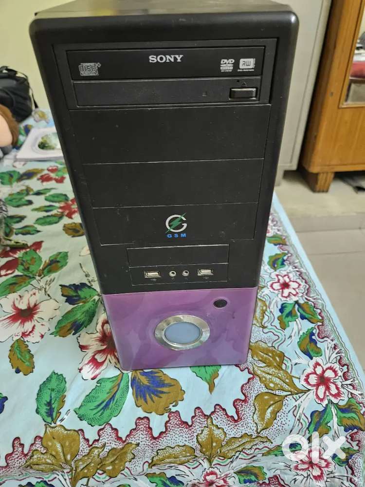 DESKTOP COMPUTER