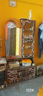 Dressing table big size ki bechna hai. Kyoki room me nai attach bani h