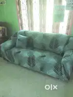 BEAUTIFUL DESIGN SOFA FOR SALE