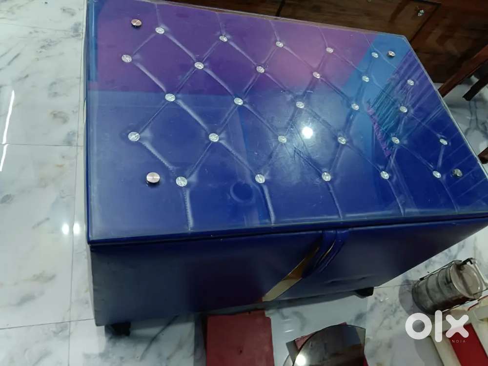 Box storage centre table