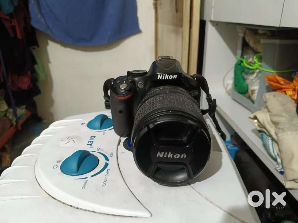 Nikon D5200 with 18/140 lens