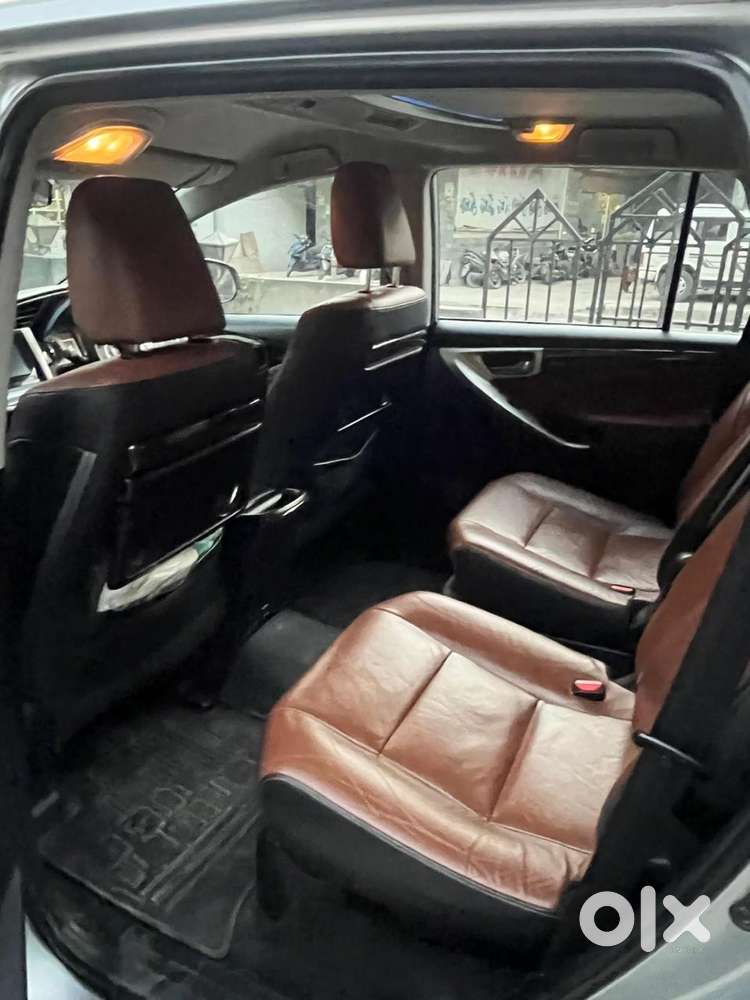 Toyota Innova Crysta 2016 Diesel 200000 Km Driven