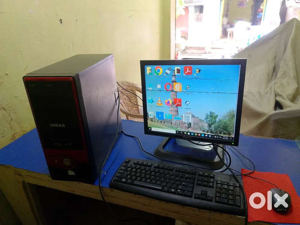 2 Desktop computer, and many item in good condition,