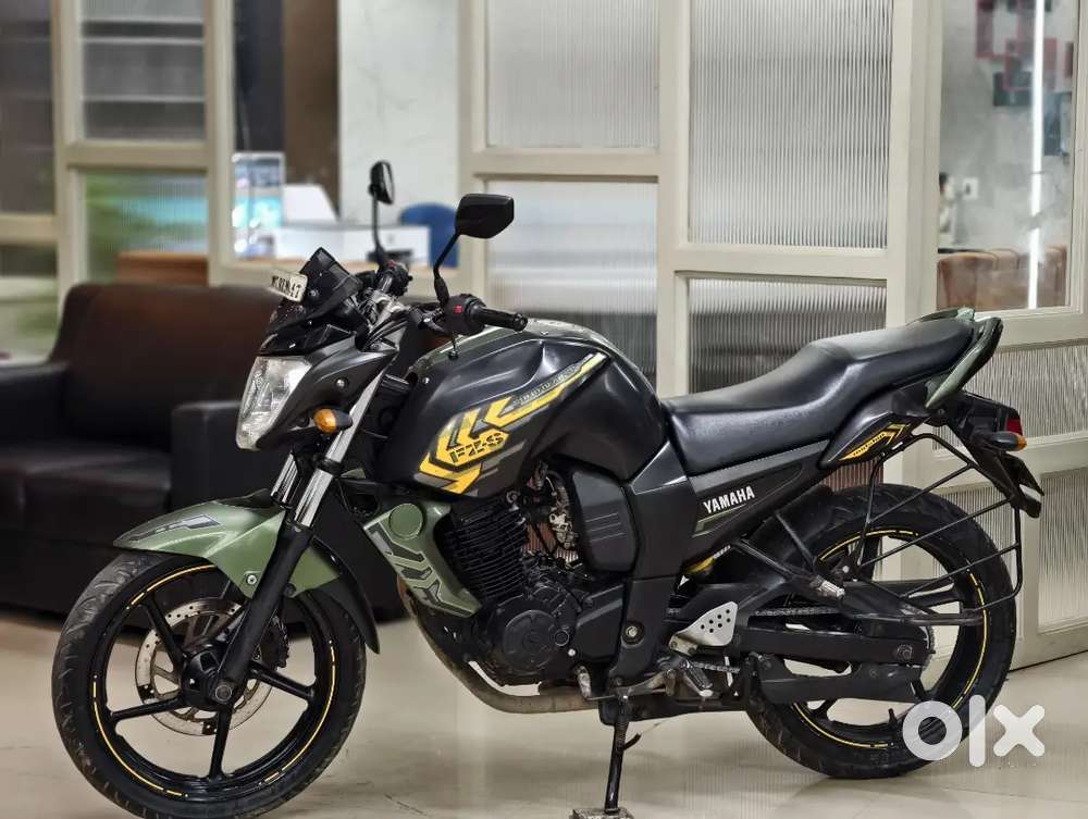 YAMAHA FZ V1