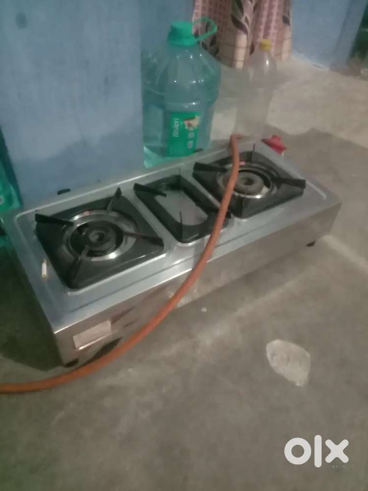 Gas stove with regulater