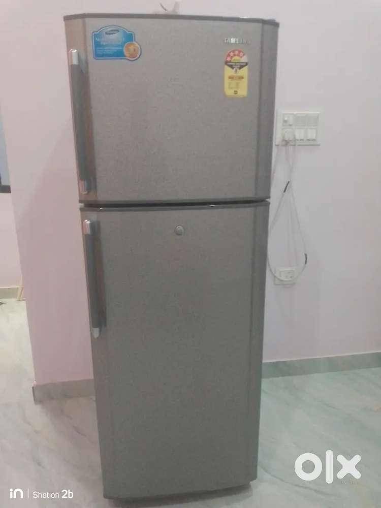 Samsung double door frige 2/3 year old for sell
