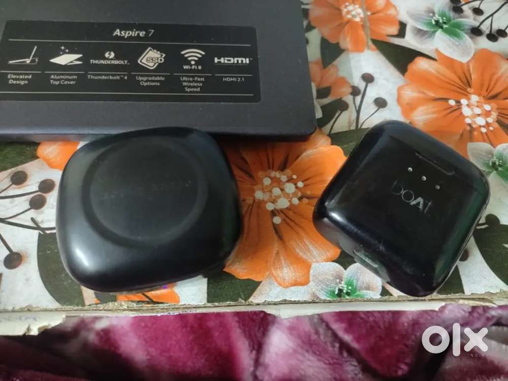 Boat airdopes and boult audio both earbuds