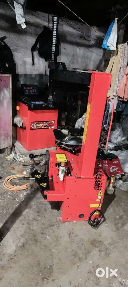 Automatic 3D Wheel Alignment Machine.