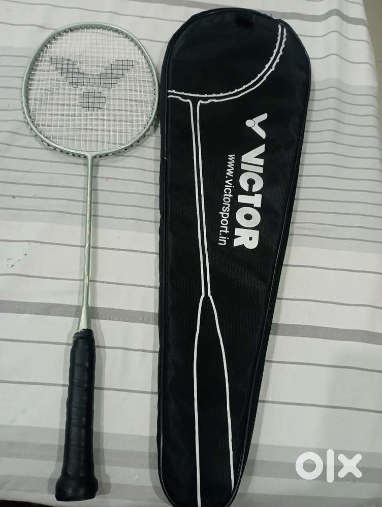 Badminton racket