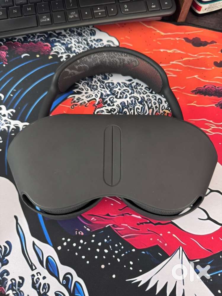 Apple AirPods Max Lightening connector Starlight
