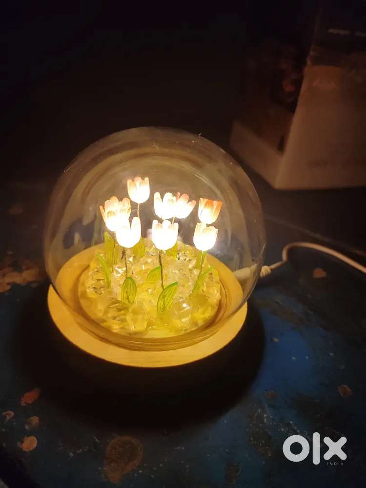 Tulip lamp