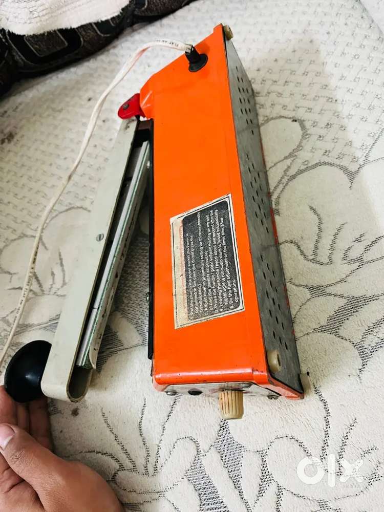 Sealing heat machine