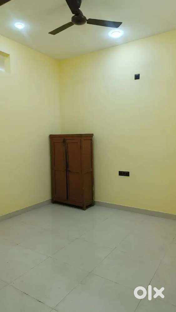 2 bhk house rent unfurnished available in golbazar