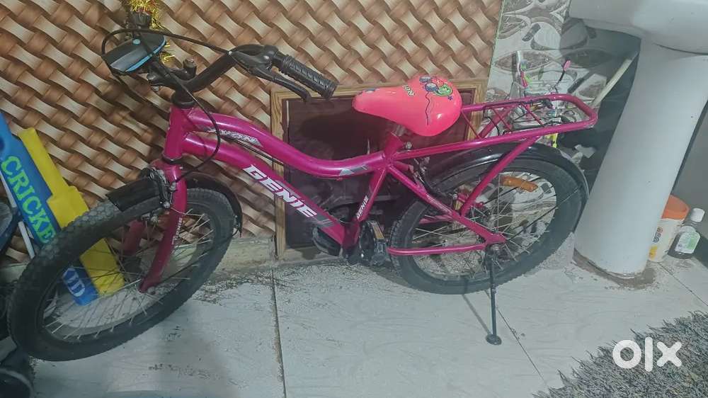 Avon cycle in new condition kids