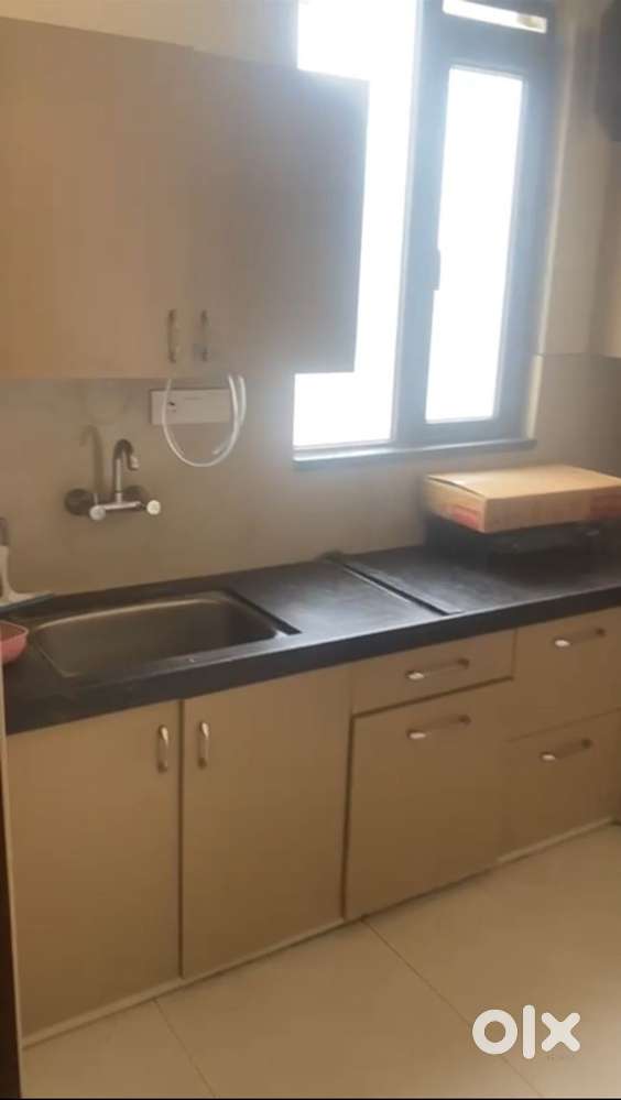 3 bhk apartment, 2 rooms vacant