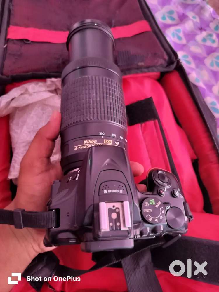 Nikon camera d5600 with dual lense one lense
