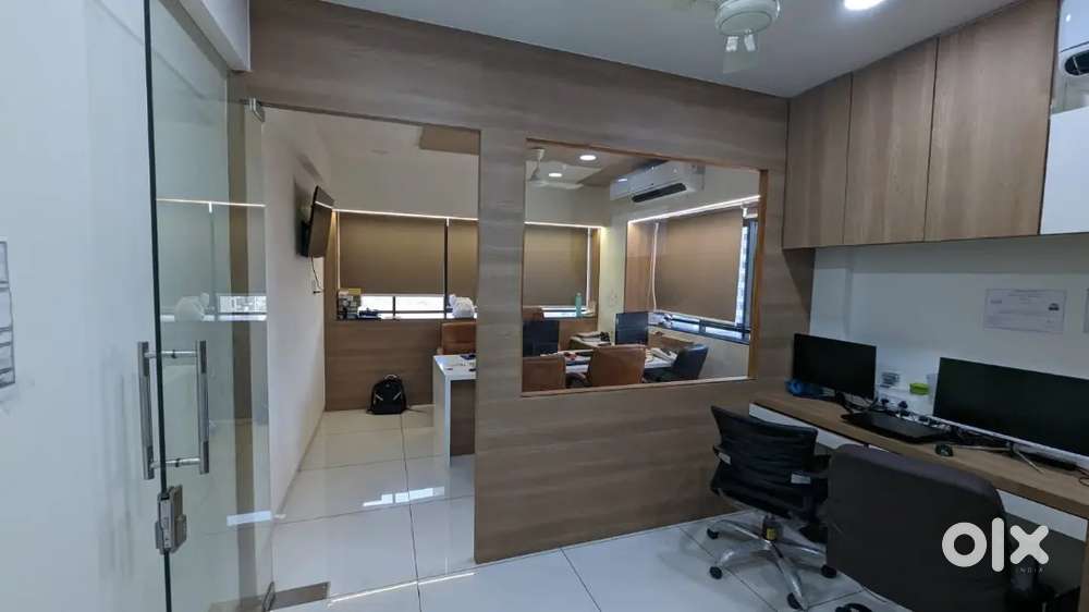 Prime location 400 square feet full farnish