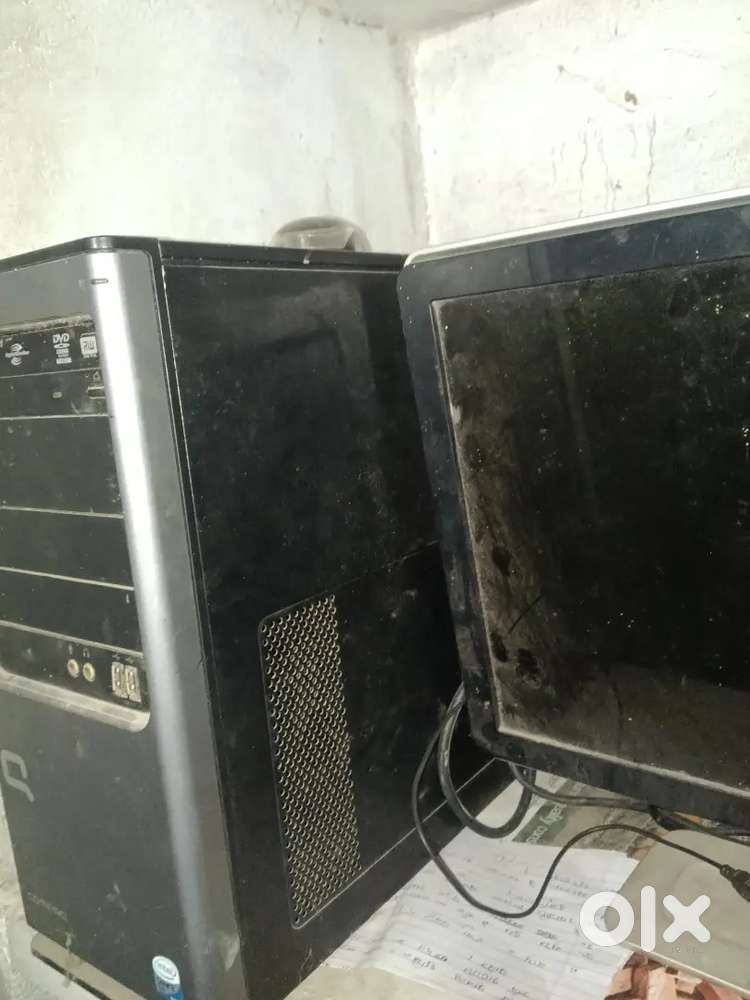 Pc set   monitor mein lining hai