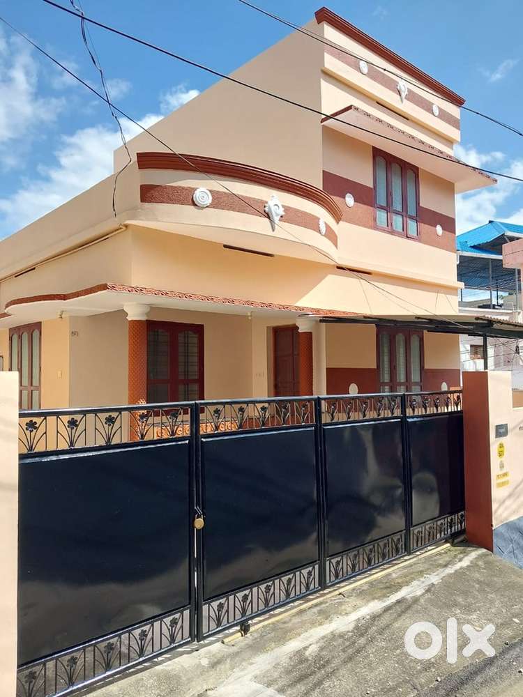 Two bedroom house for rent at Gowreesapattom, Thiruvananthapuram.