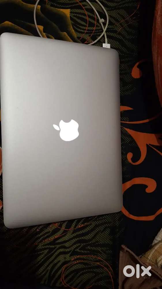 Apple Macbook Pro ( 2017)