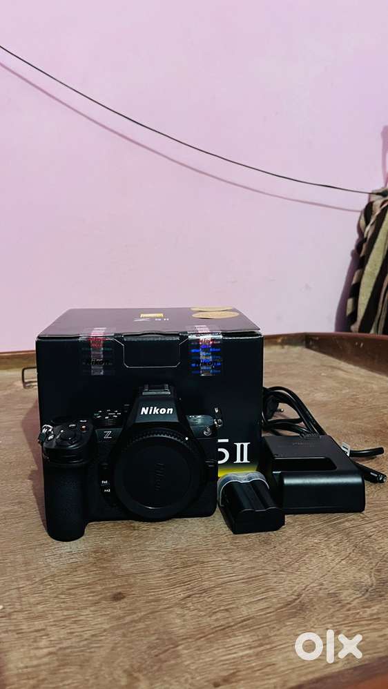 Nikon Z5ii (Body only) Unboxed  like new