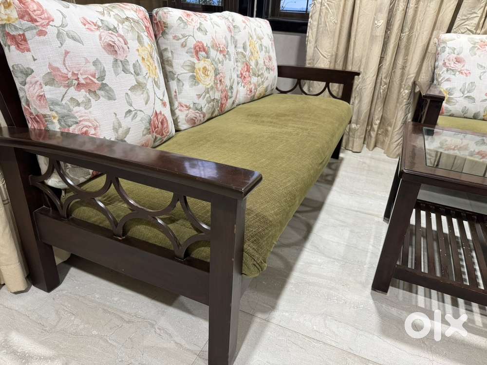 Teak wood sofa set in good condition