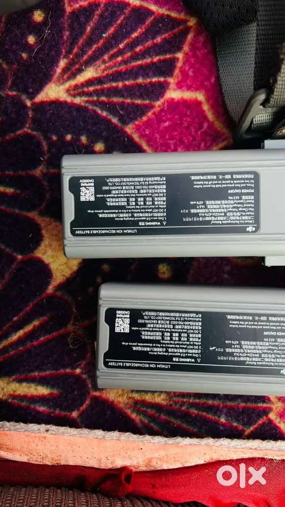 2 batteries with hub