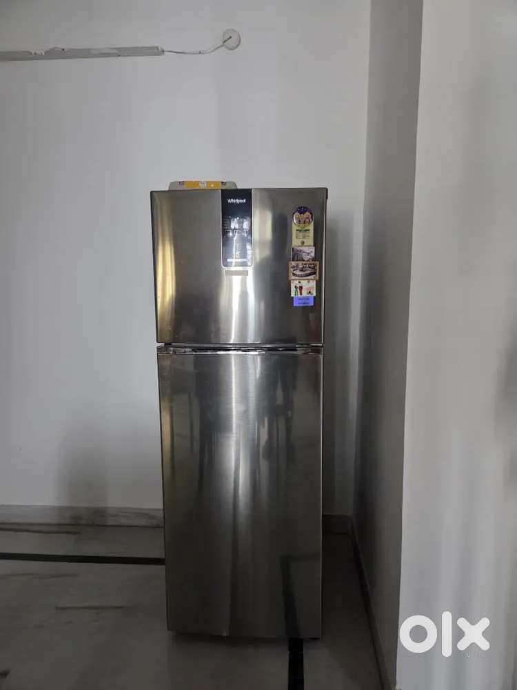 Whirlpool 235 litre double door 2025 fridge, 5 months old