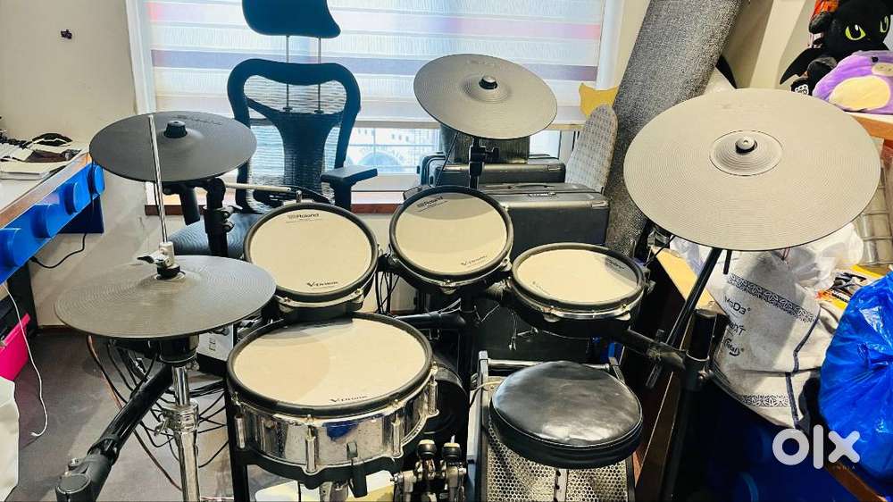Roland   TD-27KV2   V-Drums   Electronic   Drum   Kit   with   MDS-STD